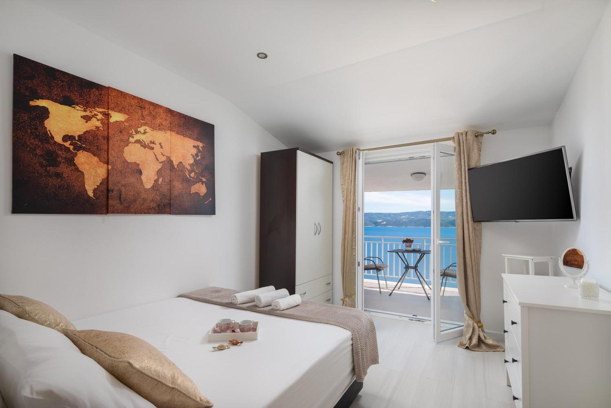 Luxury Seafront Villa With Heated Pool, Jacuzzi, Sea View, 150 M From Beach Stanici Exterior foto