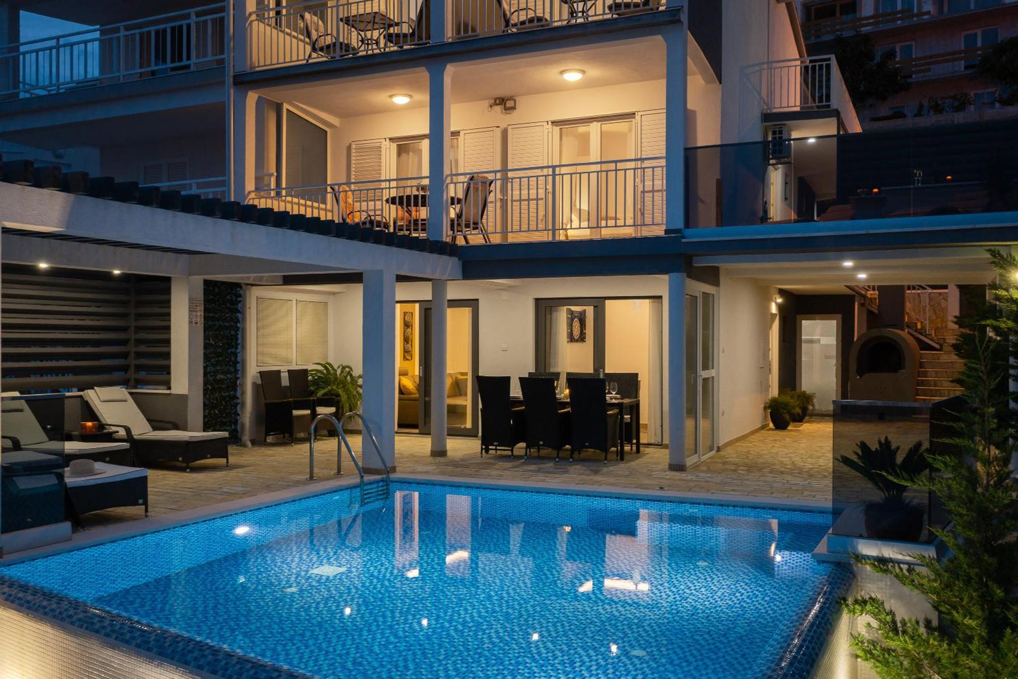 Luxury Seafront Villa With Heated Pool, Jacuzzi, Sea View, 150 M From Beach Stanici Exterior foto